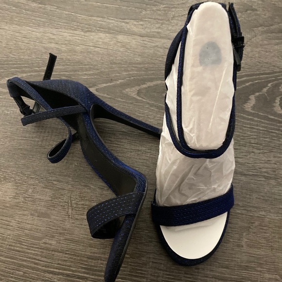 MK Antonia Sandal Heel - Picture 10 of 10